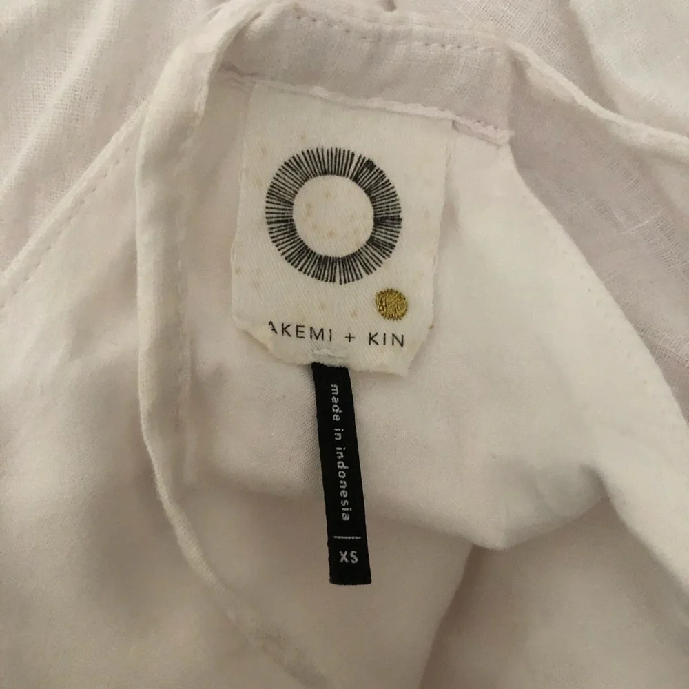 Anthropologie Akemi + Kin linen blend top